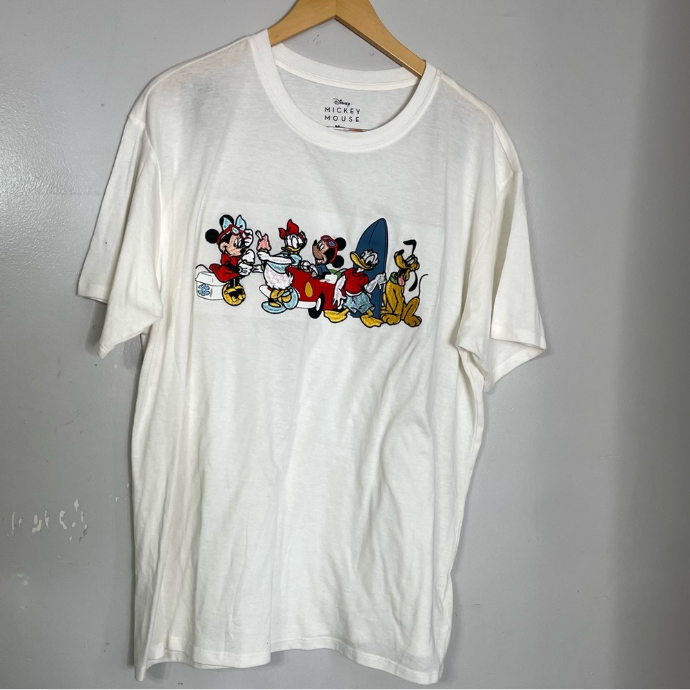 Disney Mickey Mouse & Friends Embroidered Tee Women’s XXL‎